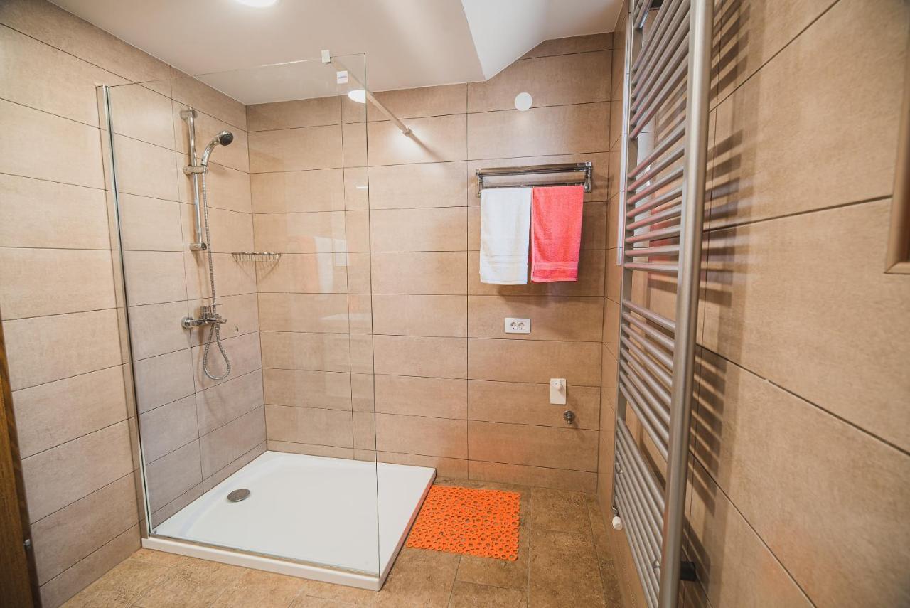 Apartma Rombon Brdo With Free Onsite Parking โบเว็ก ภายนอก รูปภาพ